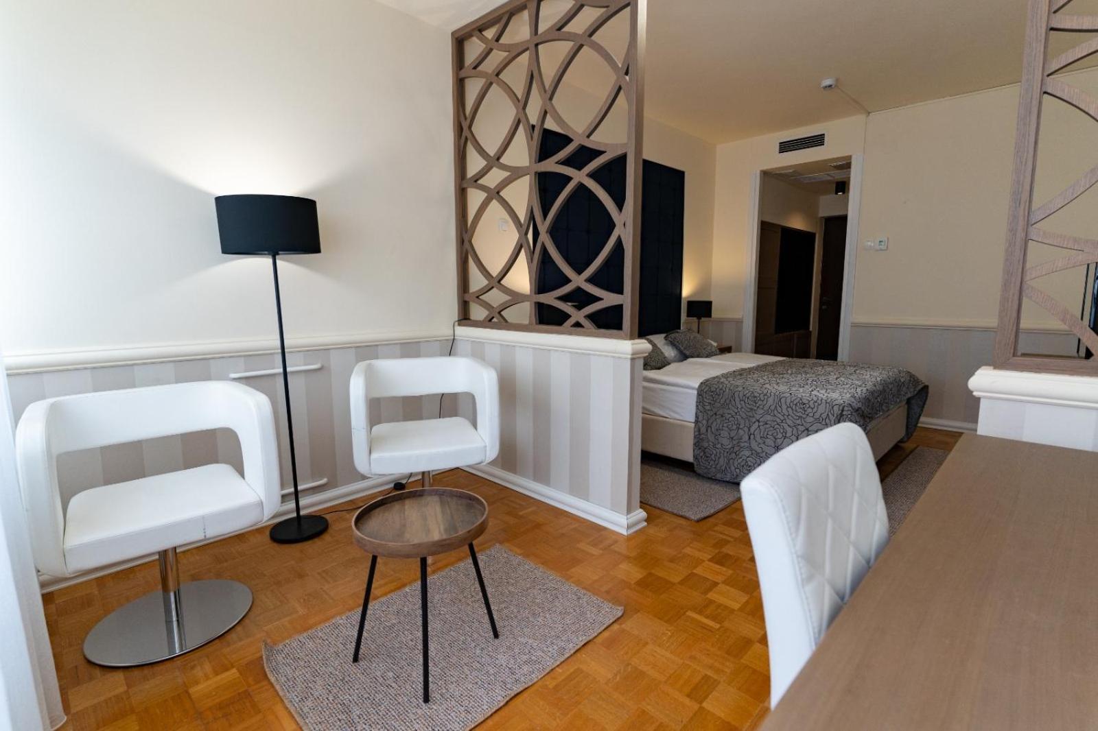 Artearia Hotel Bjelovar Exterior foto